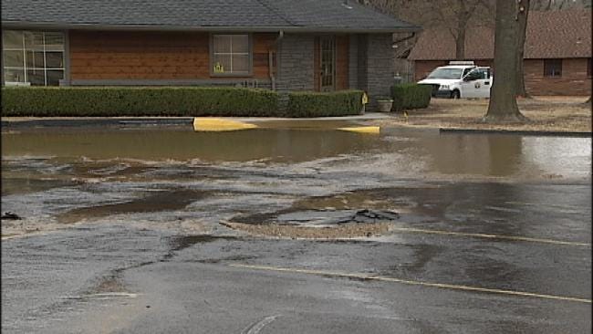 Water Main Break Shuts Down Part Of Tulsa Street