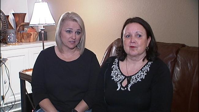 Tulsa Police Looking For Purse-Snatching Suspects