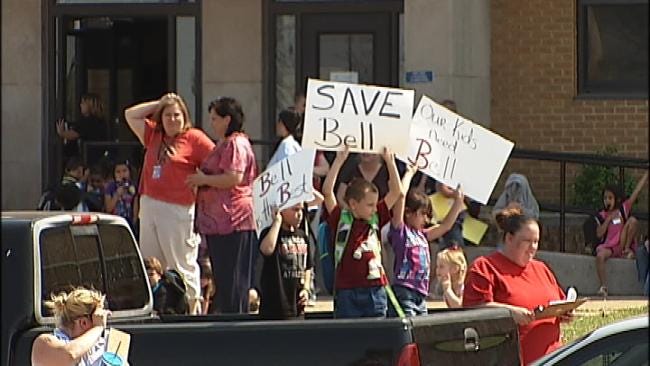 Tulsa Elementary Parents, Students Petition To Keep School Open