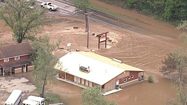 Illinois River Resort Begins Cleanup After Flooding