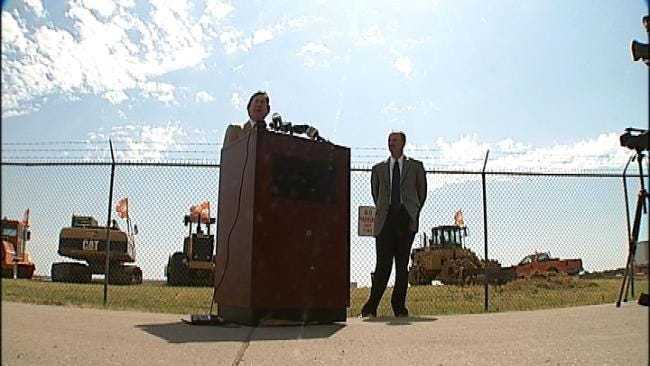 Mayor Bartlett: FAA Shutdown Is Costing Tulsa Jobs And Cash