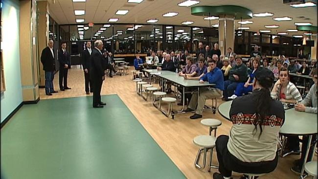 Oklahoma School Districts Meet To Discuss Dumping Graduation Test