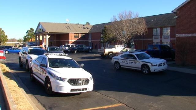 Man Charged With Murder Claims Tulsa Reserve Deputy's Records False