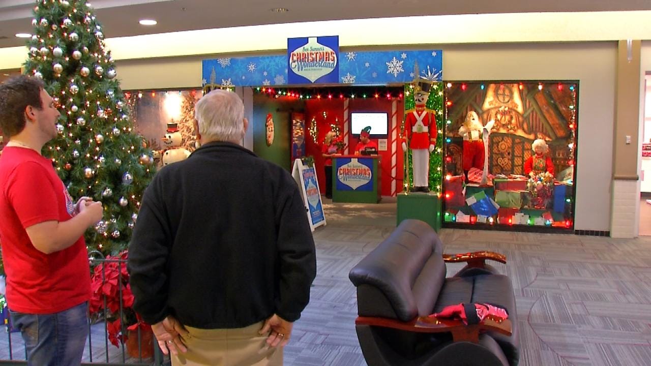 Winter Wonderland Walk Through Opens At Promenade Mall winter-wonderland-walk-through-opens-at-promenade-mall