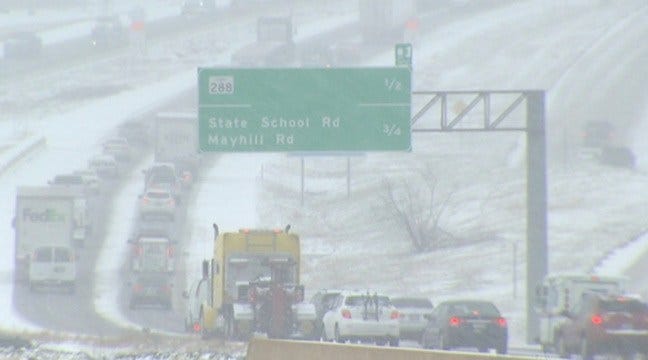 Snow Cancels Flights To Dallas-Fort Worth Airport