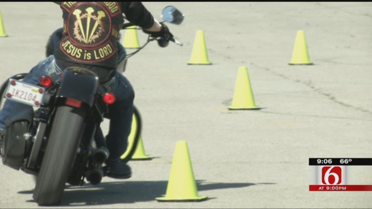 Tulsa Police Teach Motorcycle Safety Class