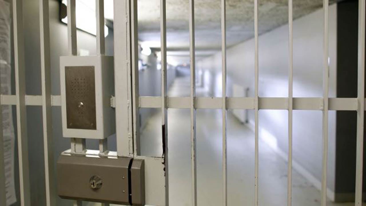 Obama Shortens Prison Terms For Two Inmates From Oklahoma