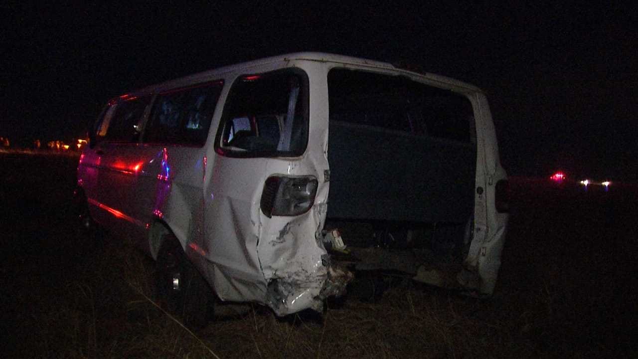 14 People Injured In Okmulgee County Wreck