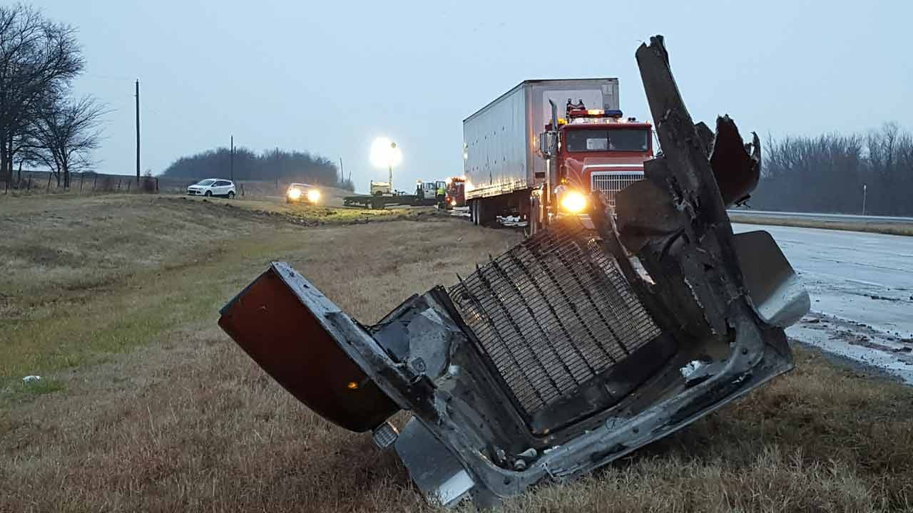 Wreck Kills 6 In Mayes County