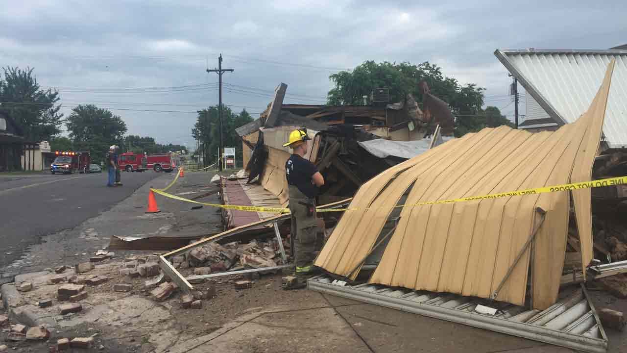 Coweta Building Collapses During Thunderstorm