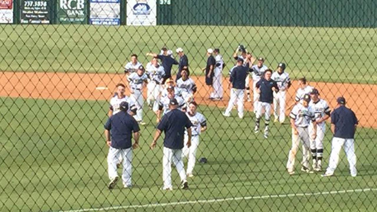 Heritage Hall Beats Berryhill, Becomes 4A State Champion