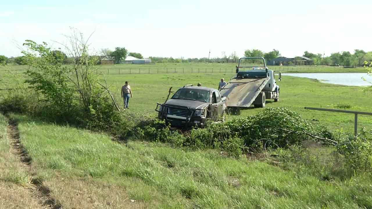 Okmulgee County Chase Ends In Crash With Suspect, Sheriff