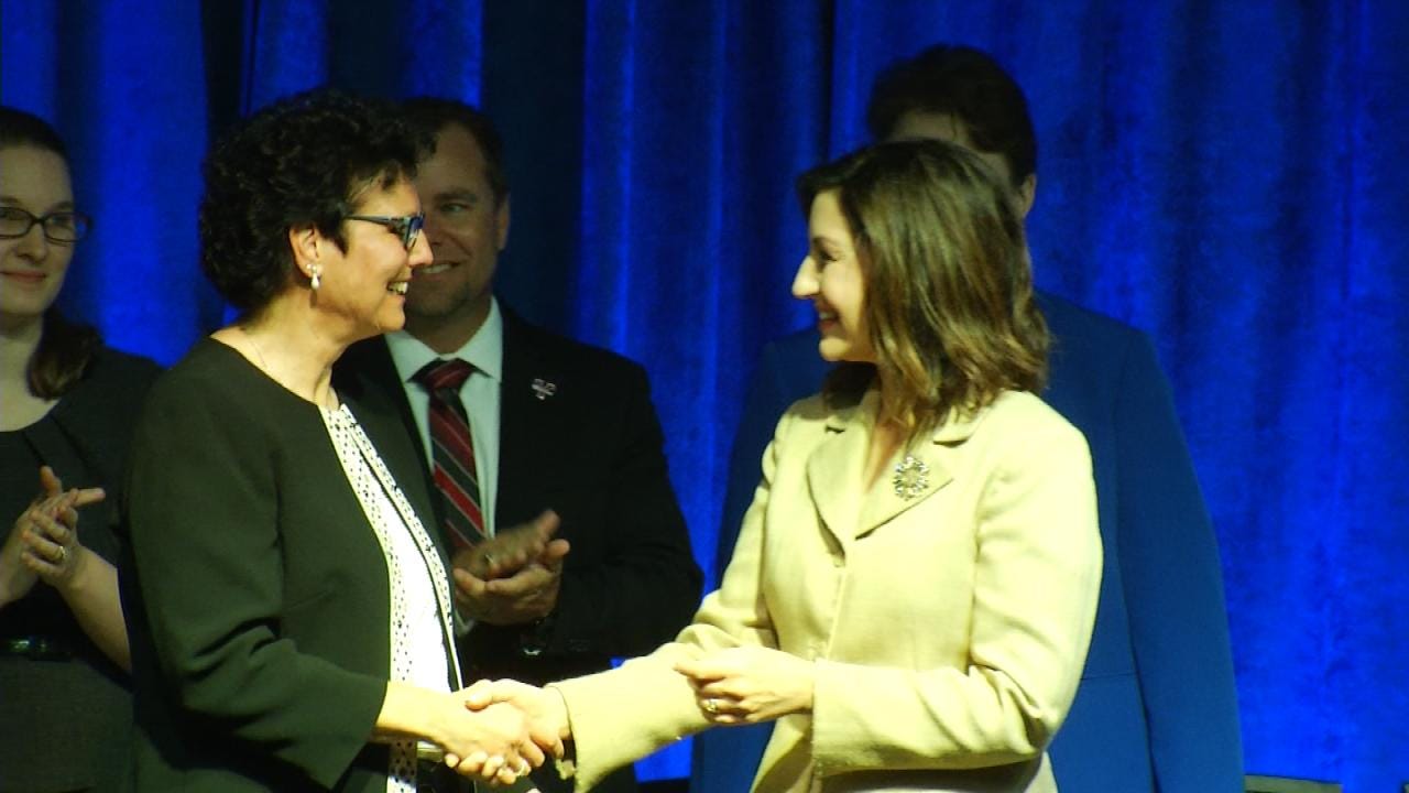 broken-arrow-teacher-wins-state-s-top-honor