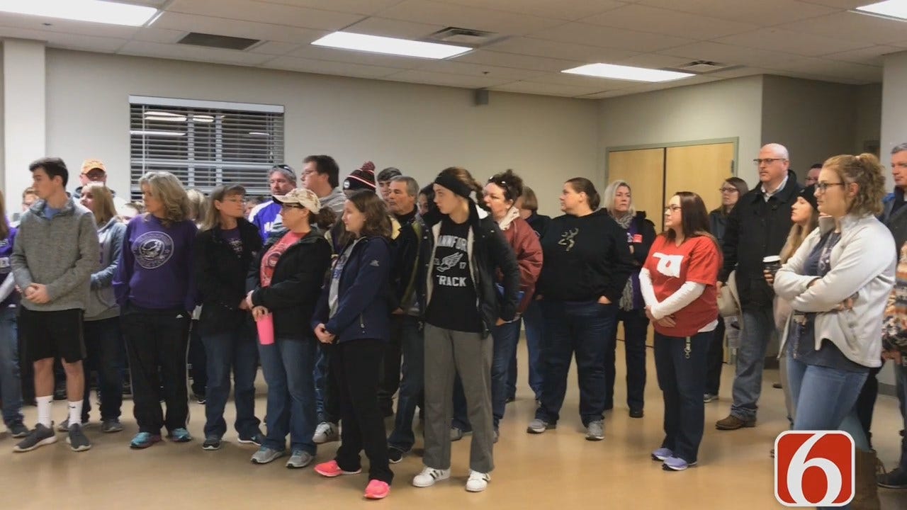 Mannford Teachers Demand Education Funding