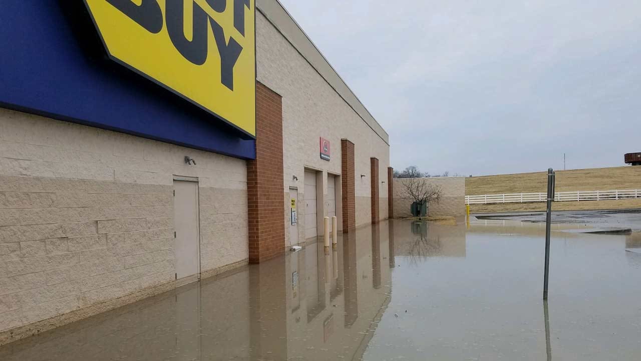 Water Line Break Floods Store At Tulsa Hills