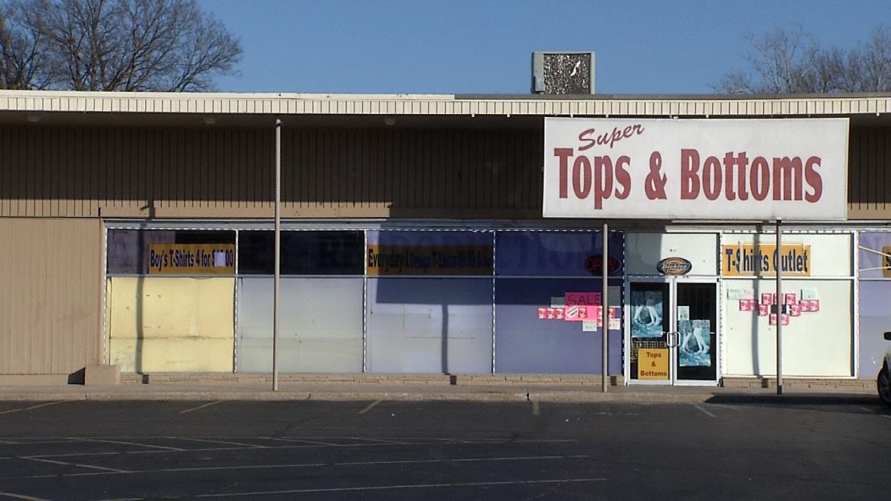 Man With Shotgun Robs Tulsa Clothing Store, TPD Says