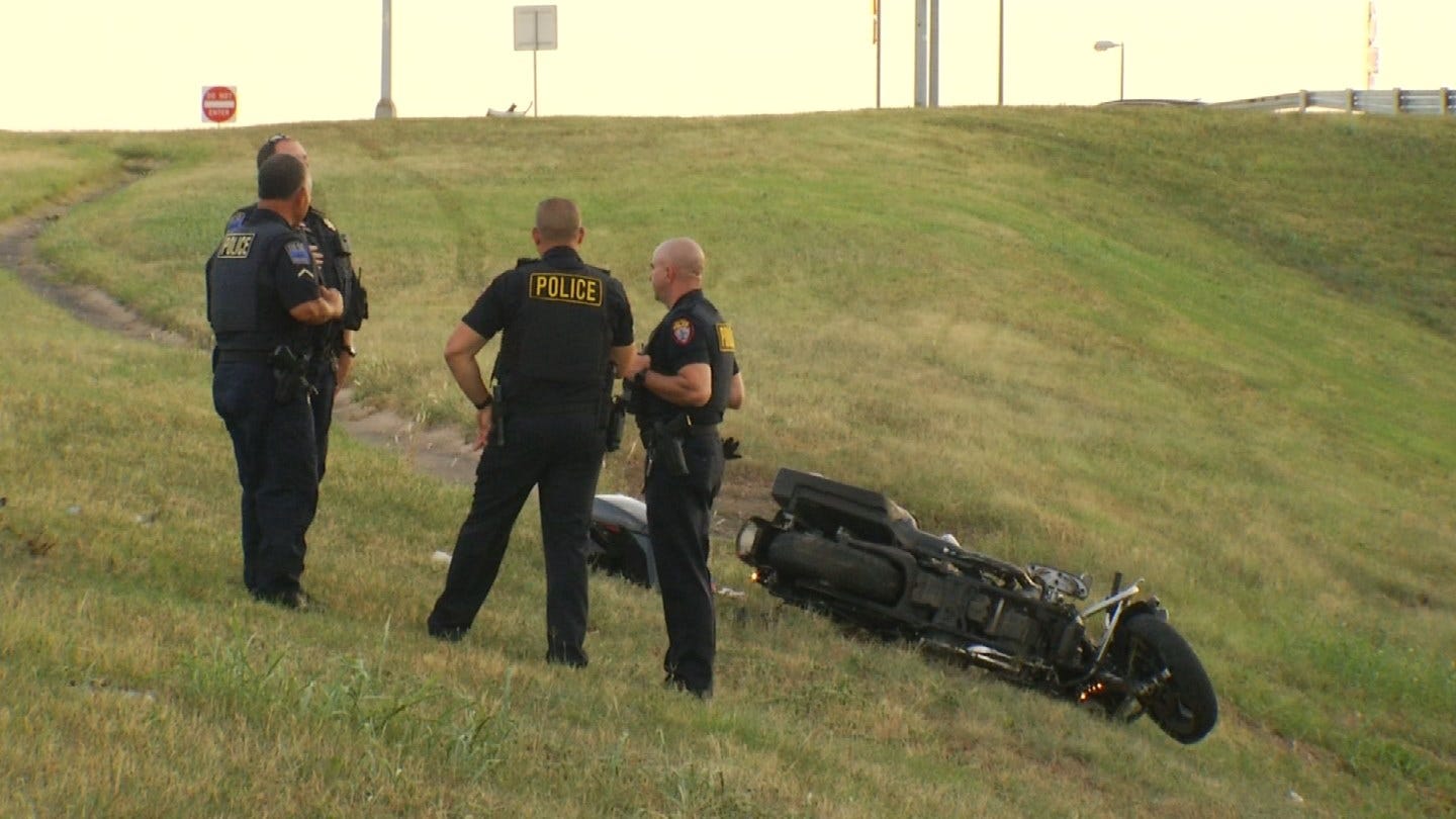 Police Chase From Owasso To Tulsa Ends In Crash, Suspect Arrested
