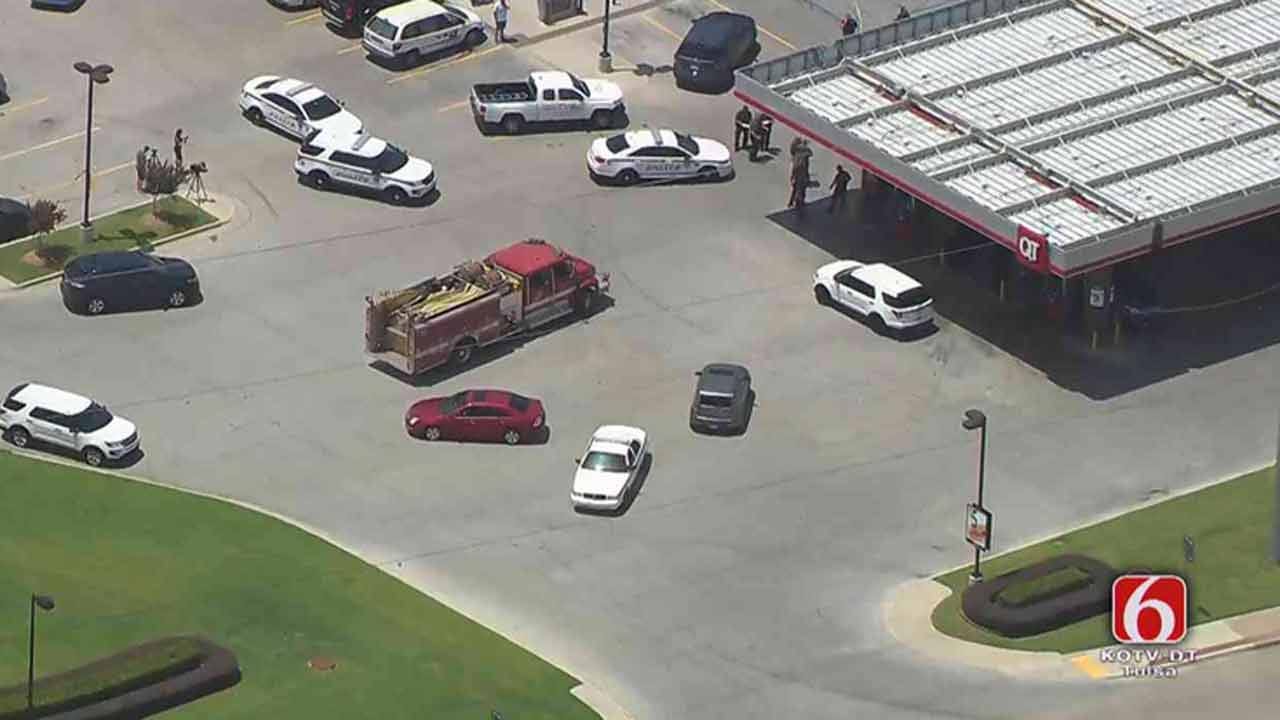 Tulsa Police Officer, Suspect Wounded In Shooting At QuikTrip