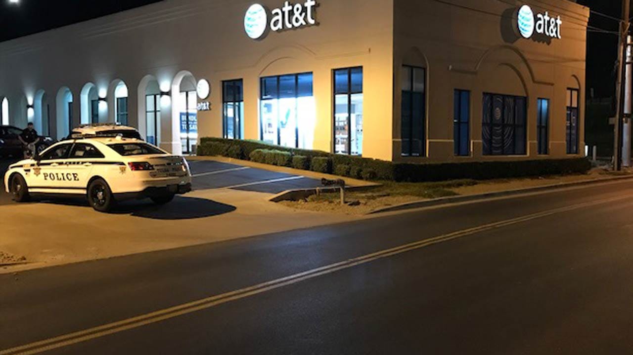 Police Tulsa AT&T Store Burglary Took Only 60 Seconds Police Tulsa AT&T Store Burglary Took Only 60 Seconds