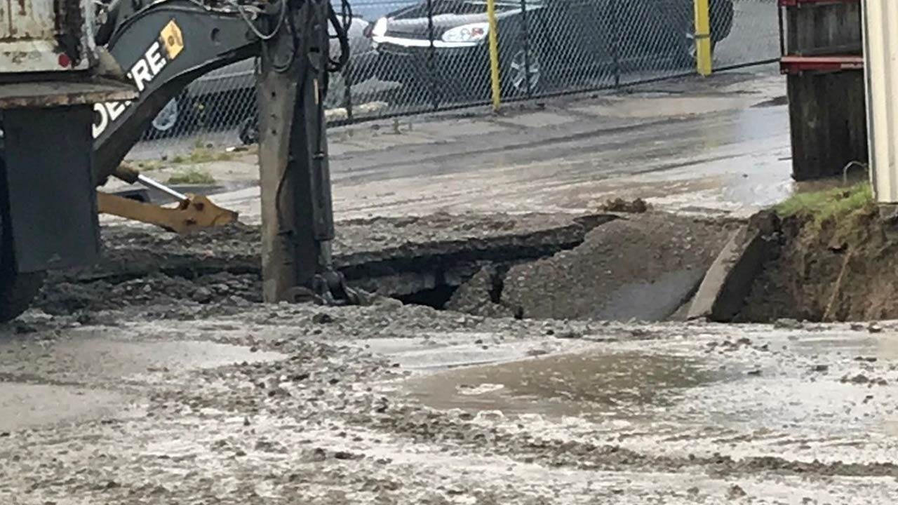 Tulsa Water Line Break Closes Pine Street