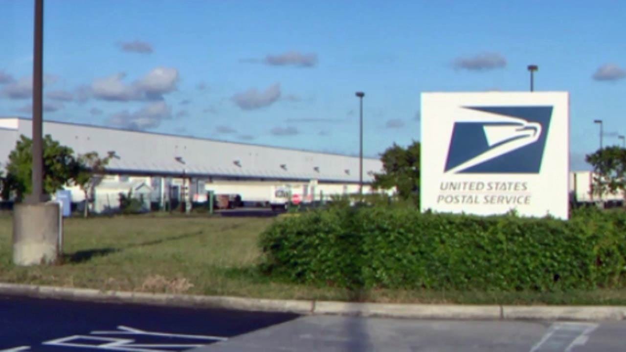 Feds Look On Florida Postal Facility In Hunt For Package Bomb Culprit