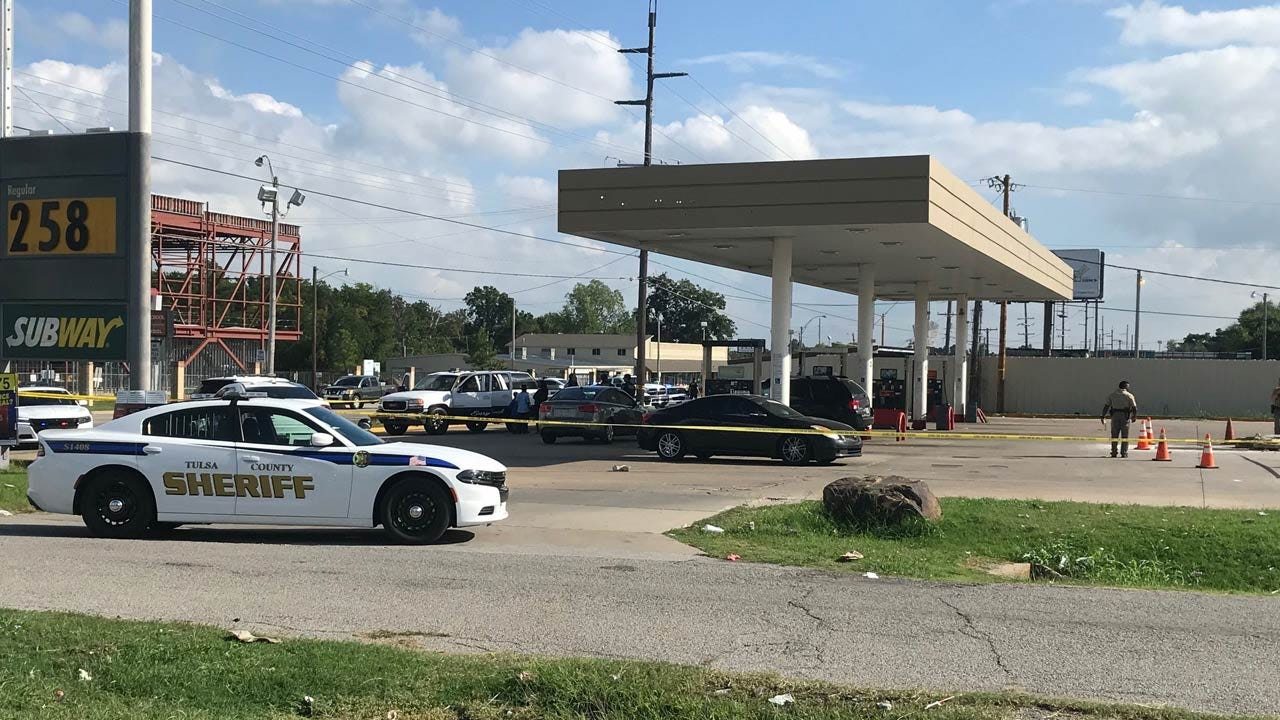 3 People Stabbed At Tulsa Gas Station