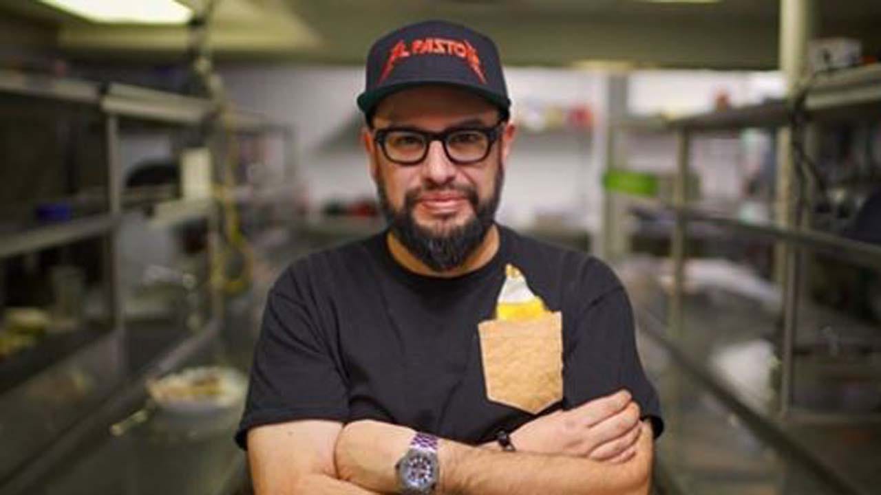 Food Network Chef Carl Ruiz Remembered After 'Sudden' Death(02)