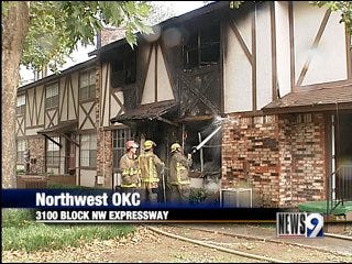 Fire destroys northwest OKC town houses