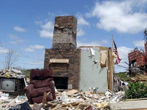 Survivors search for belongings amid Arkansas tornado wreckage