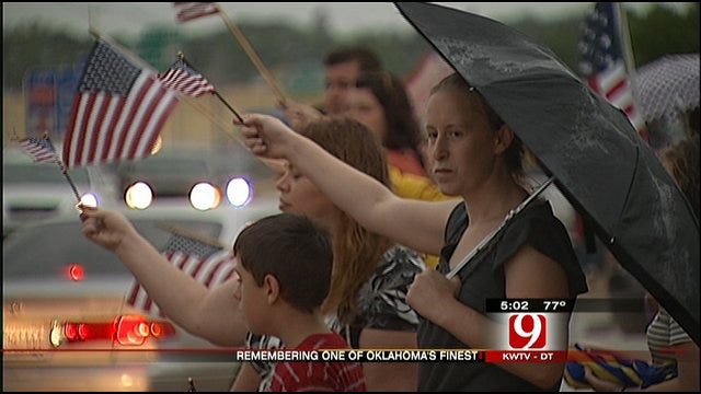 Oklahomans Turn Out to Honor Fallen Edmond Soldier
