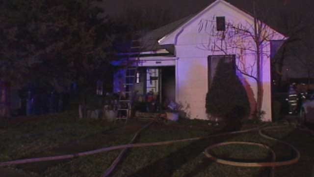 Fire Breaks Out At Home, Garages In NW OKC