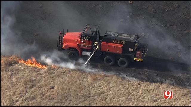 Crews Contain Grass Fire Near Guthrie