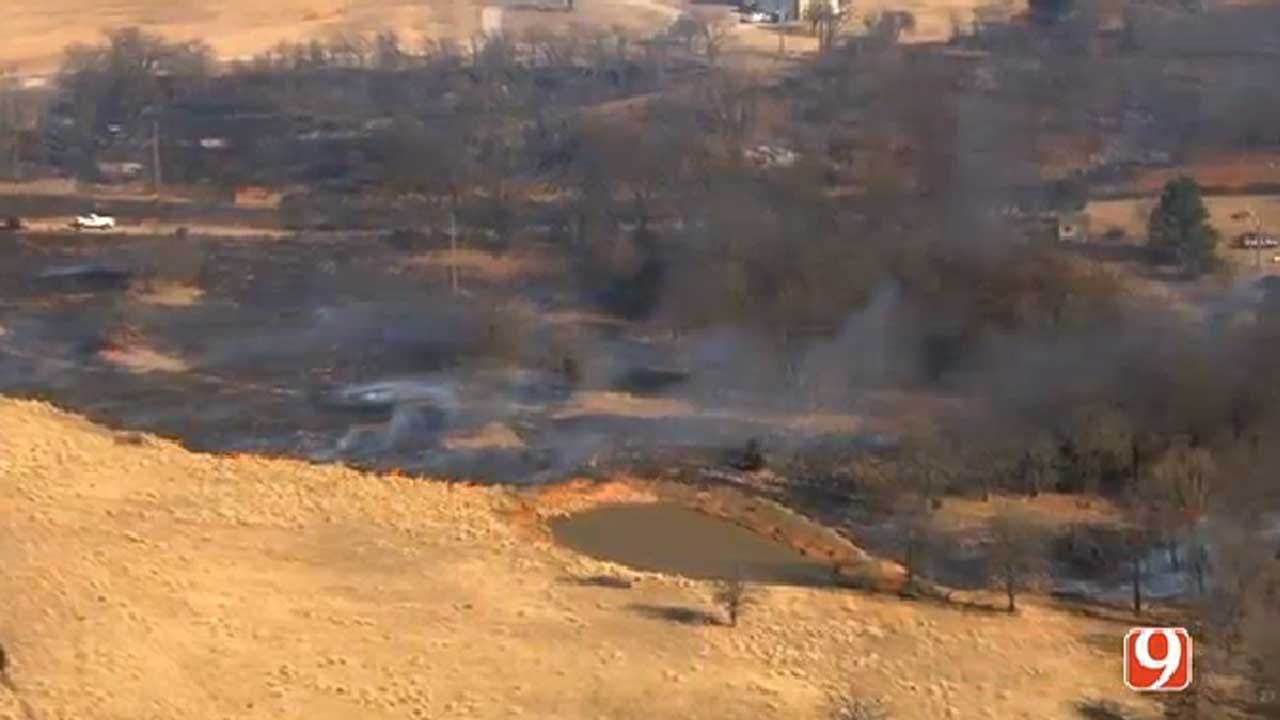 Crews Battle Grass Fire Near Wellston