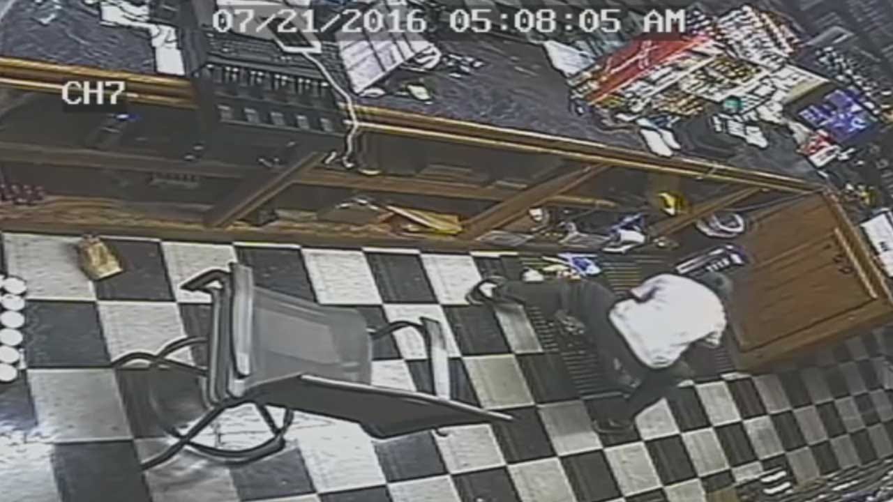 Park Business Burglary Caught On Camera