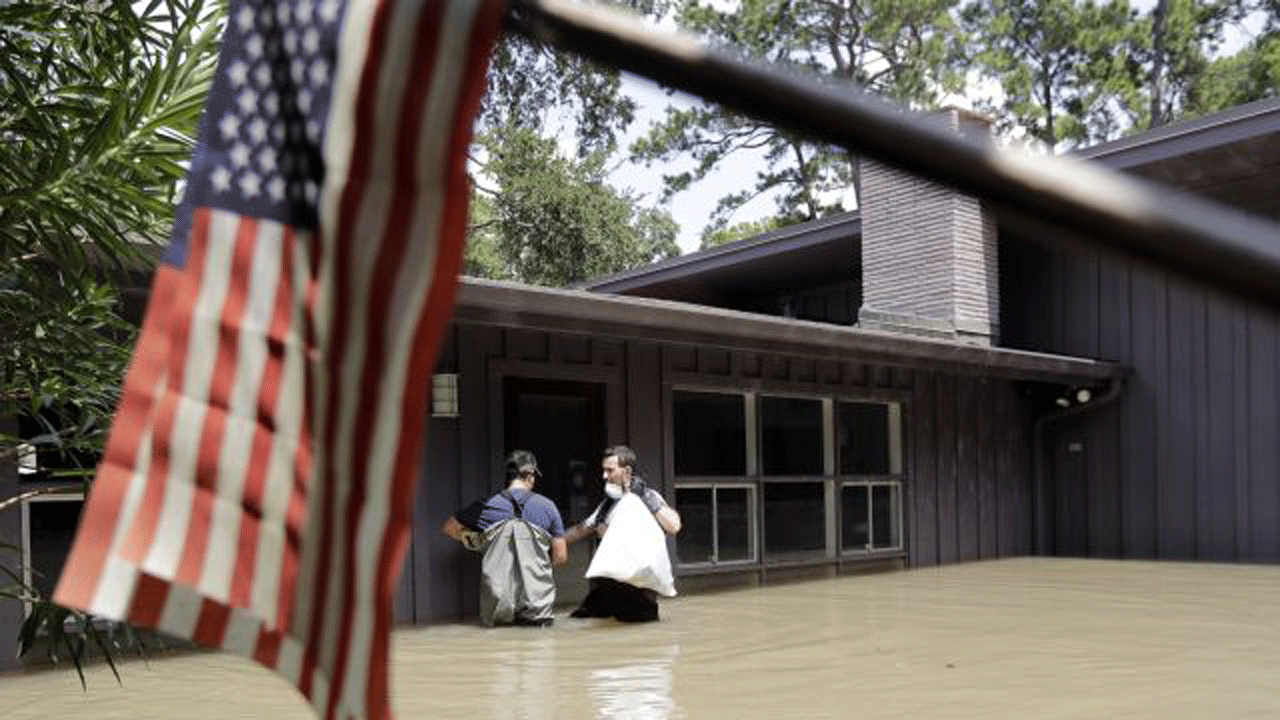 Looters Steal As Elderly Harvey Victim Lies Dead In Houston Home