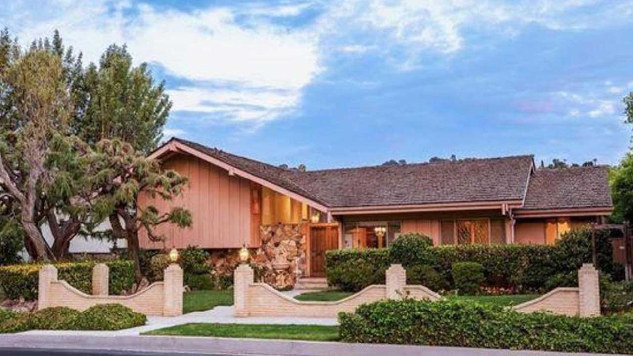HGTV Bought 'The Brady Bunch' House And Plans To Restore It