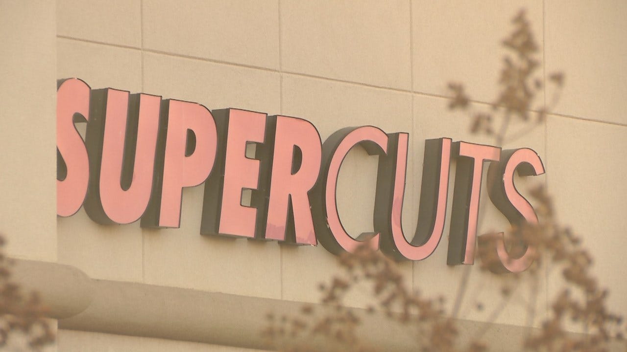 Robbed at Gunpoint: Victim Tells Man 'Have A Good Day'