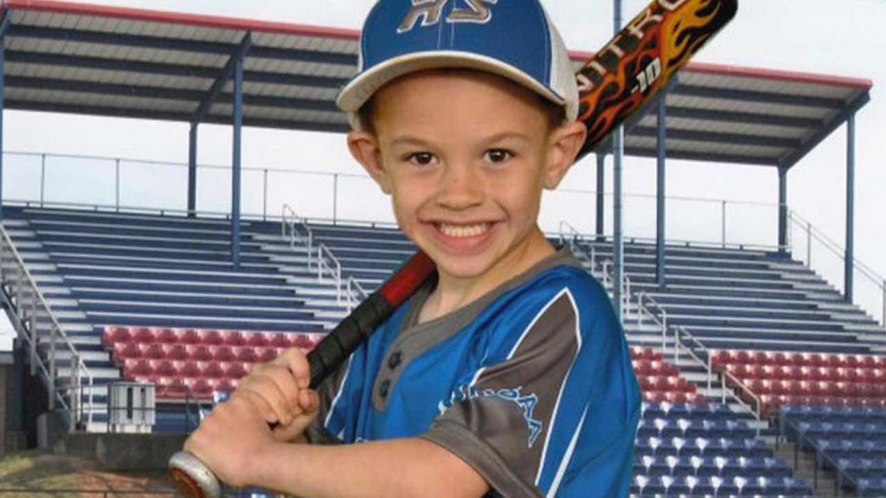 6YearOld Dies Of Heart Attack While Taking Baseball Team Pictures