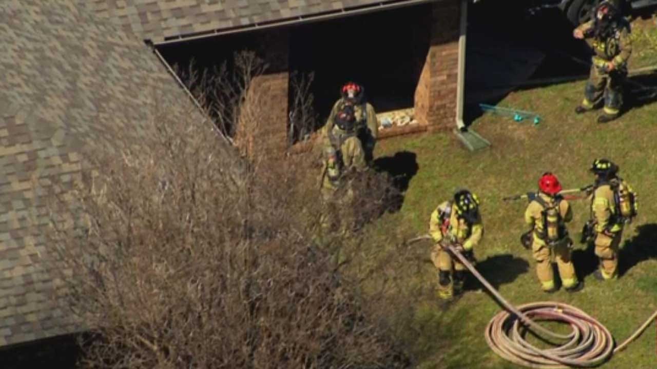 Yukon, OKC Firefighters Battle House Fire