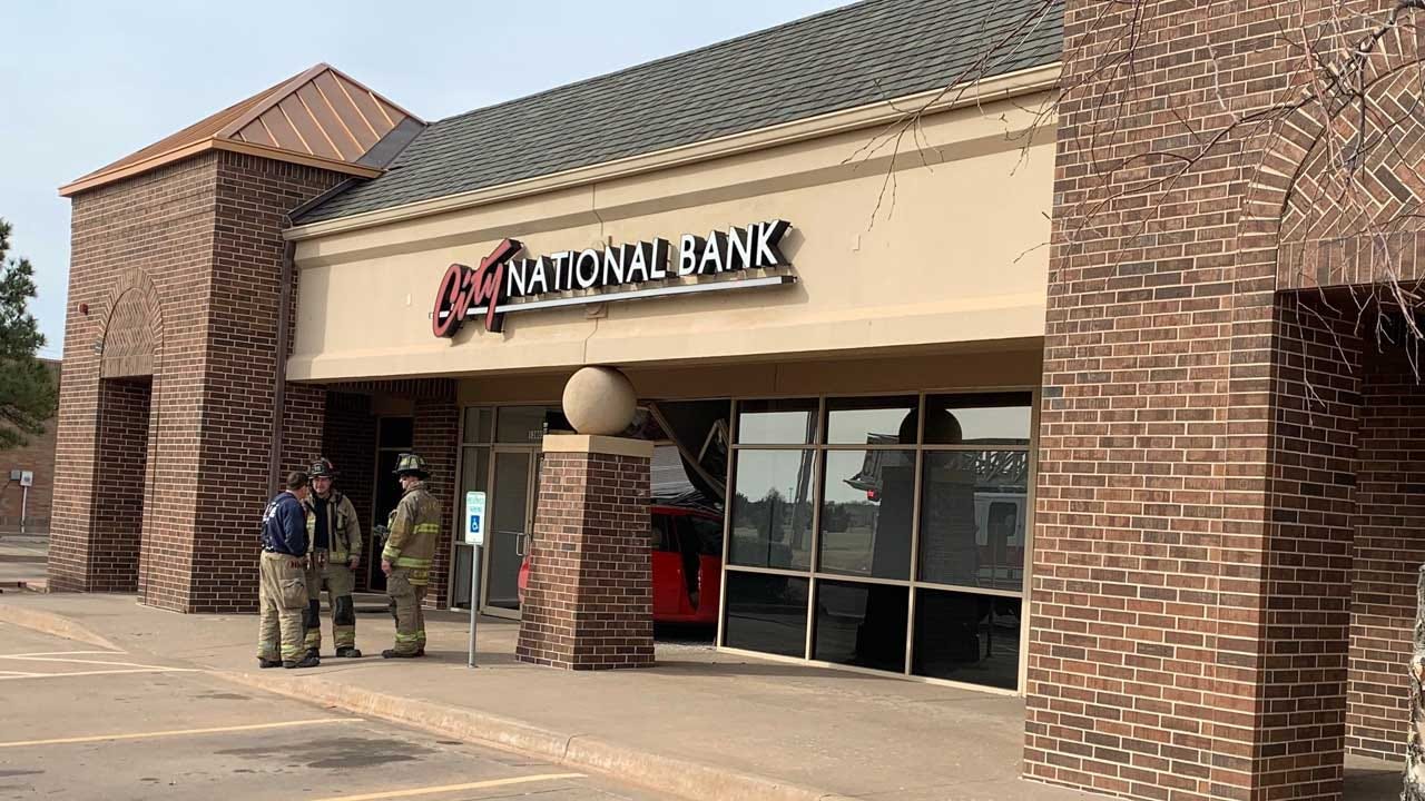 Car Crashes Into NW OKC Bank