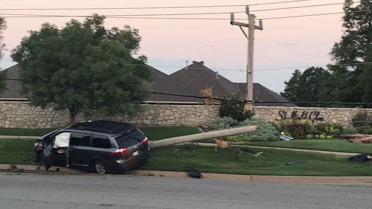 Crash Causes Power Outage In Northwest Oklahoma City