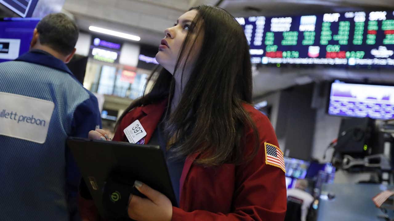 U.S. Stocks Brush Off Latest Loss, Return To Record Heights
