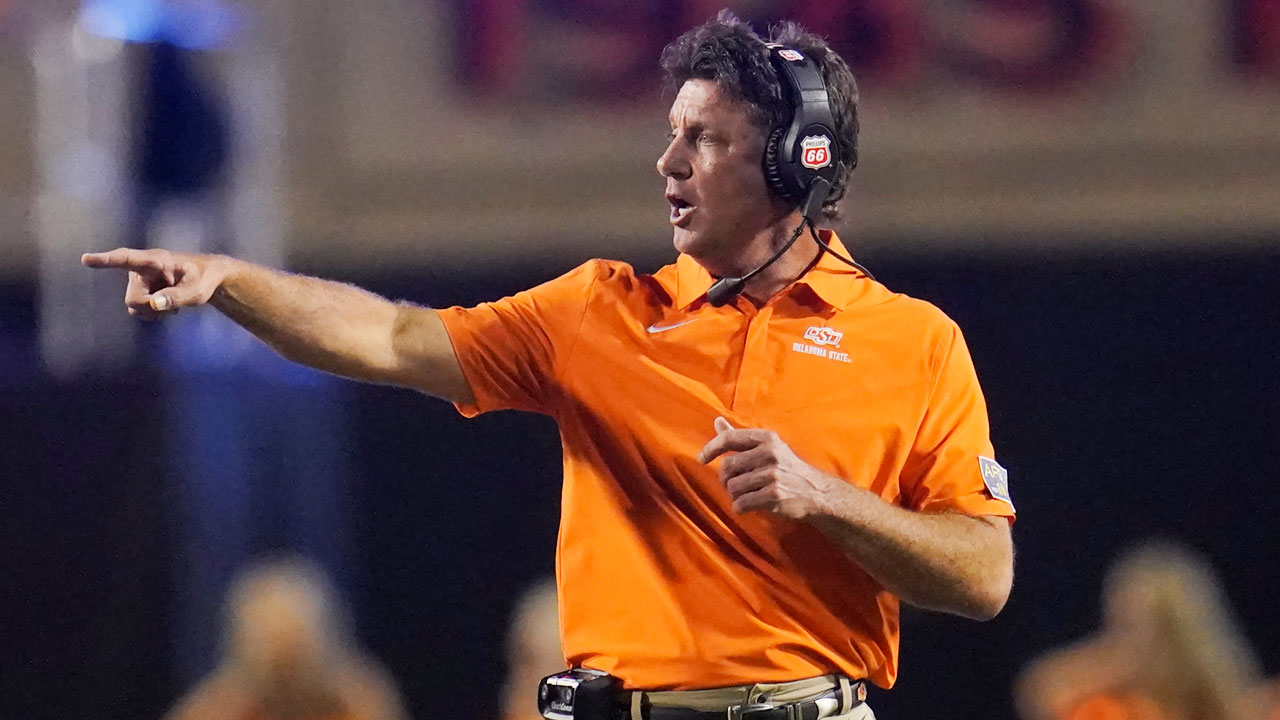 Mike Gundy, OSU Running Back Ollie Gordon II Win Big 12 Coach & Player