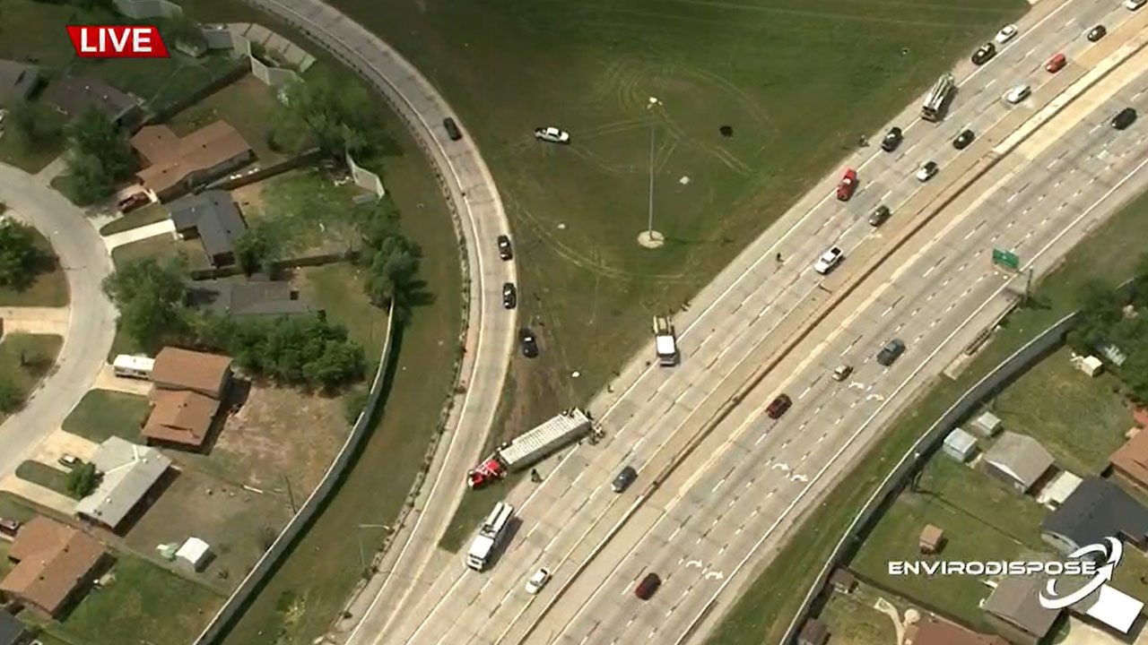 Authorities Respond To Semi Rollover Crash In SW Oklahoma City