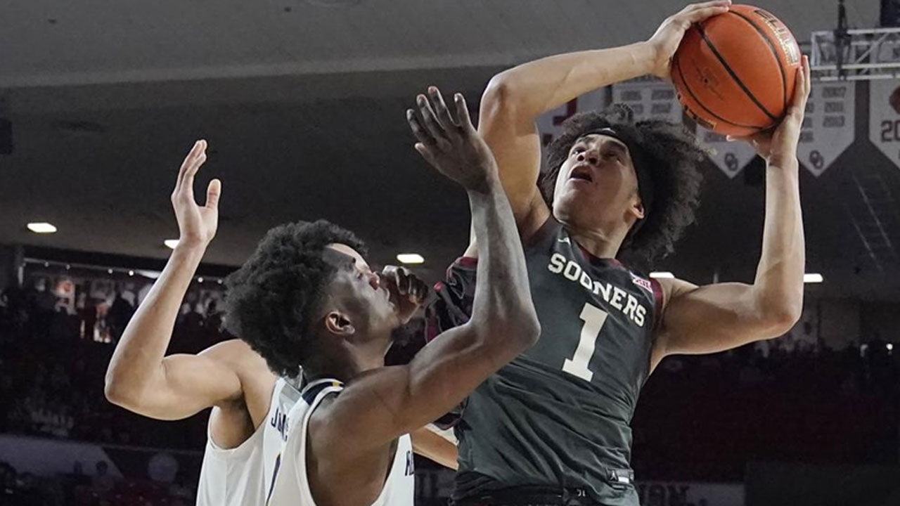Sherfield Scores 22, Oklahoma Closes Out West Virginia 77-76