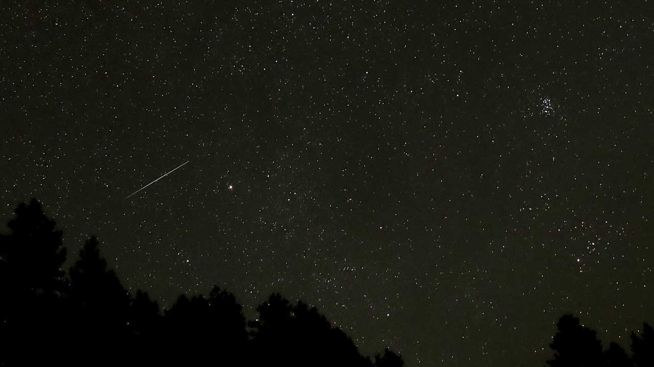 How To View The Leonid Meteor Shower This Week